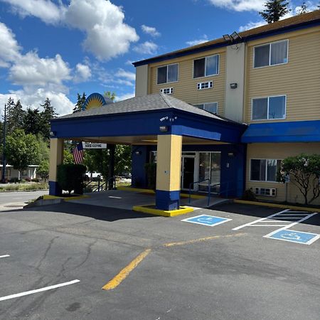 Days Inn By Wyndham Seattle Aurora Shoreline Dış mekan fotoğraf